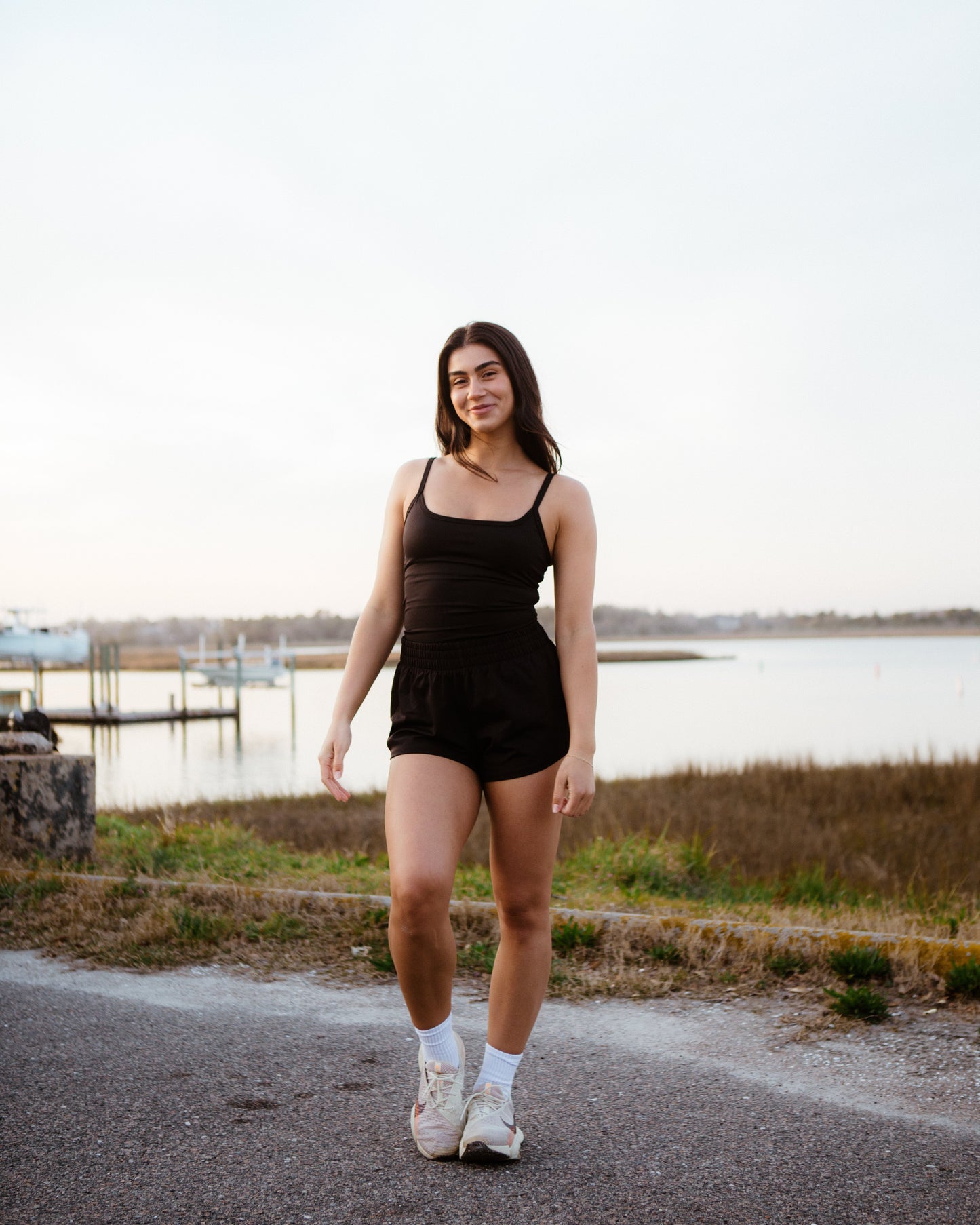 RISE SHORT - Jet Black