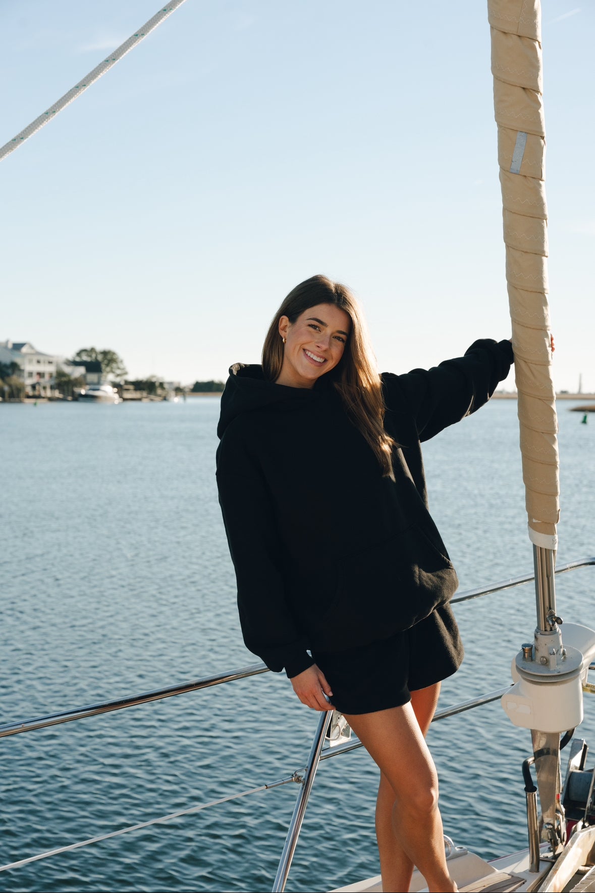 HARBOR HOODIE - Jet Black